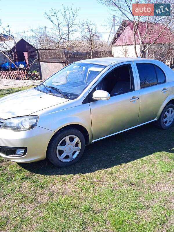 Седан FAW V5 2013 в 
