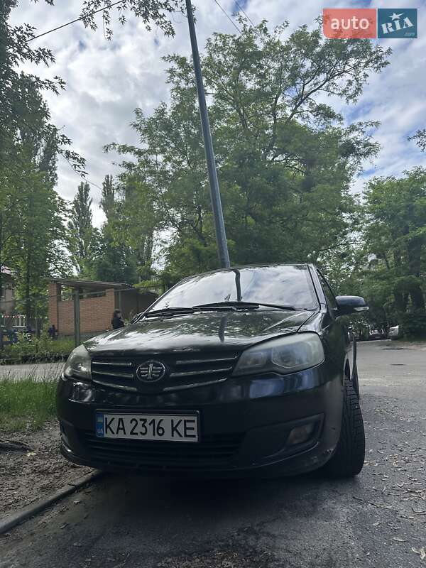 Седан FAW V5 2013 в 