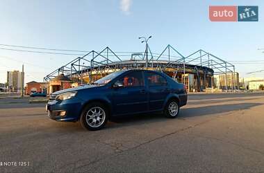 Седан FAW V5 2013 в 