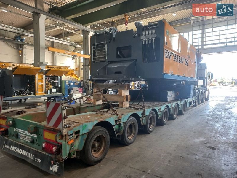 Низкорамна платформа Faymonville STN 2005 в Бучі