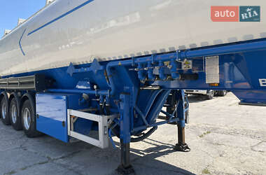 Цистерна полуприцеп Feldbinder 334ST 2013 в 