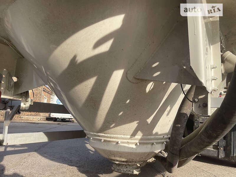 Цистерна полуприцеп Feldbinder EUT 2000 в Одессе