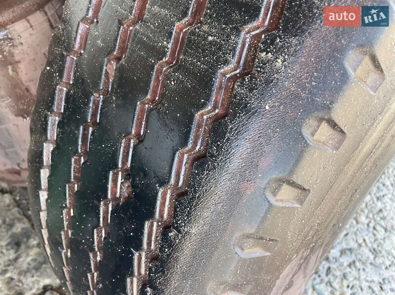 Цистерна полуприцеп Feldbinder EUT 1989 в Львове