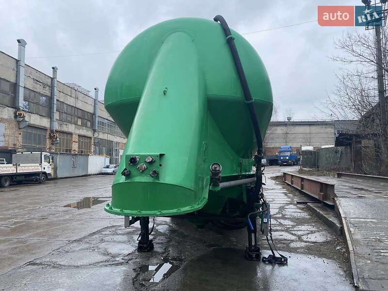 Цементовоз Feldbinder EUT 1997 в Киеве