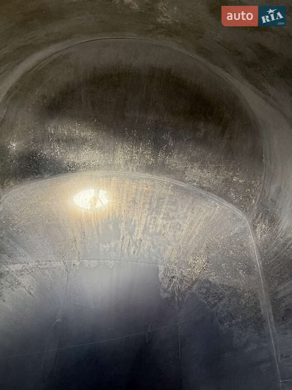 Цистерна полуприцеп Feldbinder EUT 1989 в Львове