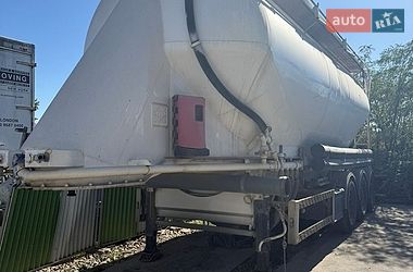 Цементовоз Feldbinder EUT 2002 в Львове