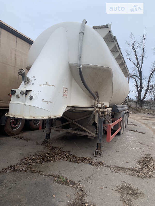 Цистерна полуприцеп Feldbinder FFB 1993 в Кривом Роге