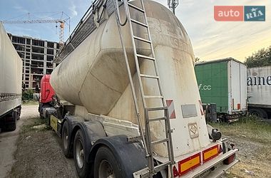 Цементовоз Feldbinder FFB 2007 в Черновцах