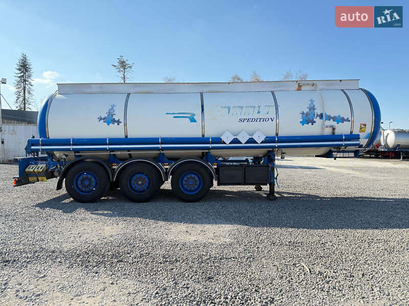 Цистерна полуприцеп Feldbinder TSA 2000 в Черновцах