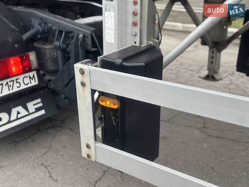 Цистерна напівпричіп Feldbinder TSA 2004 в Дубні