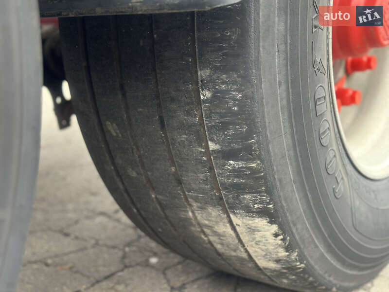 Цистерна напівпричіп Feldbinder TSA 2004 в Дубні