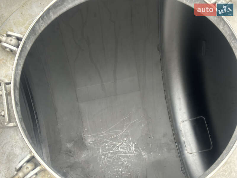 Цистерна напівпричіп Feldbinder TSA 2004 в Дубні