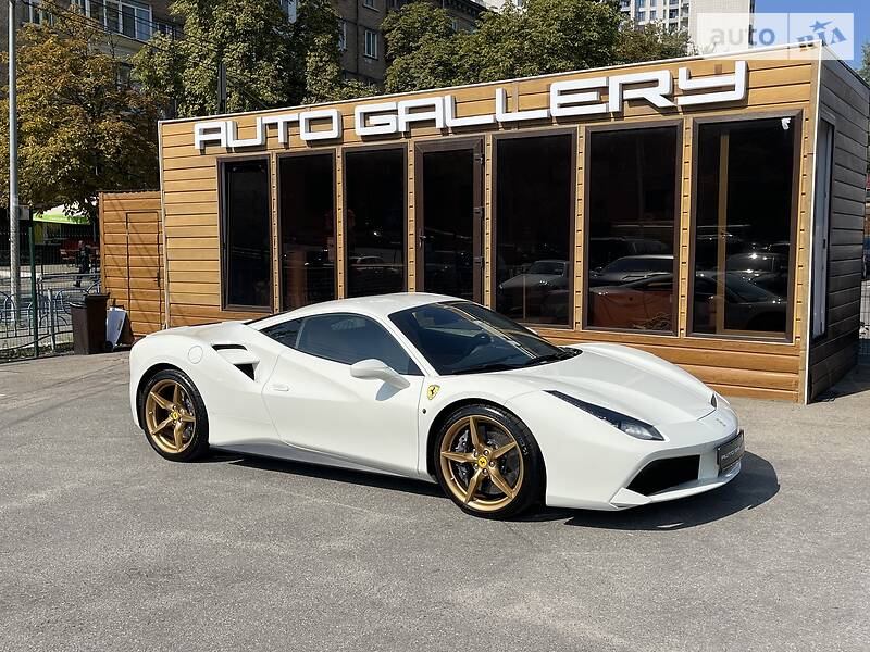 Купе Ferrari 488 GTB 2015 в Киеве