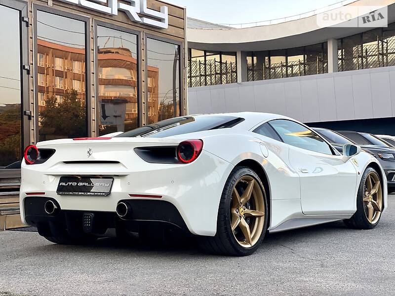 Купе Ferrari 488 GTB 2015 в Киеве