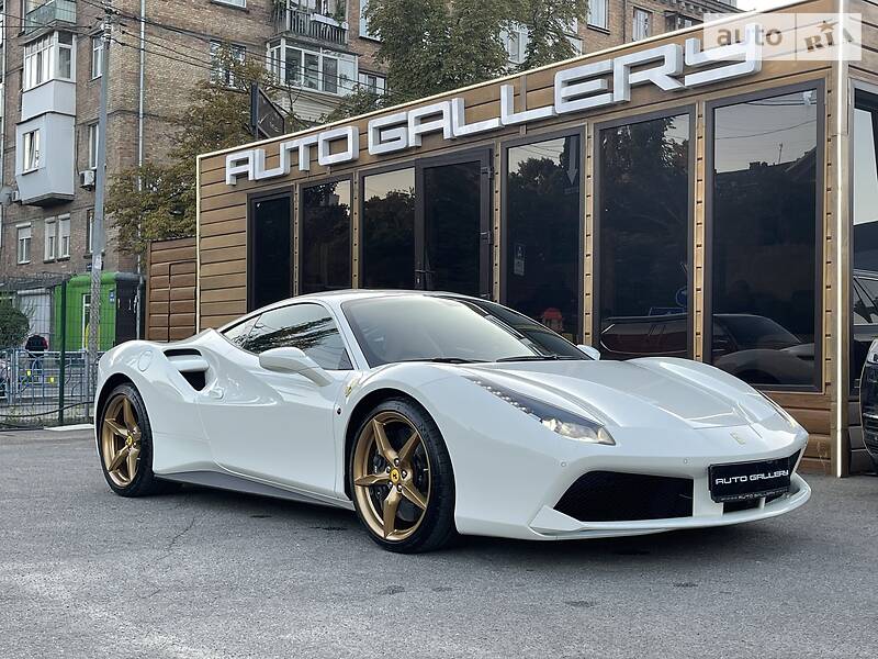 Купе Ferrari 488 GTB 2015 в Киеве