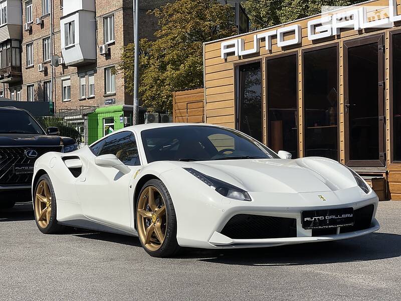 Купе Ferrari 488 GTB 2015 в Киеве