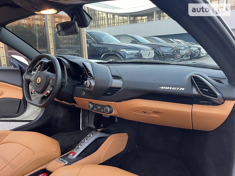 Купе Ferrari 488 GTB 2015 в Киеве