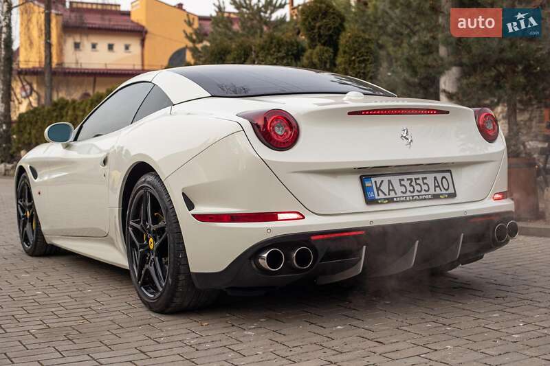 Кабриолет Ferrari California T 2015 в Киеве