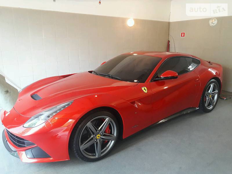 Купе Ferrari F12 2013 в Києві