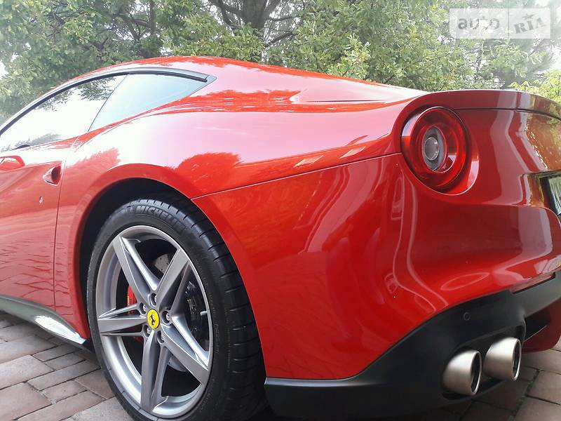 Купе Ferrari F12 2013 в Києві