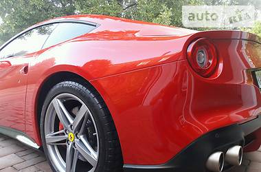 Купе Ferrari F12 2013 в Киеве