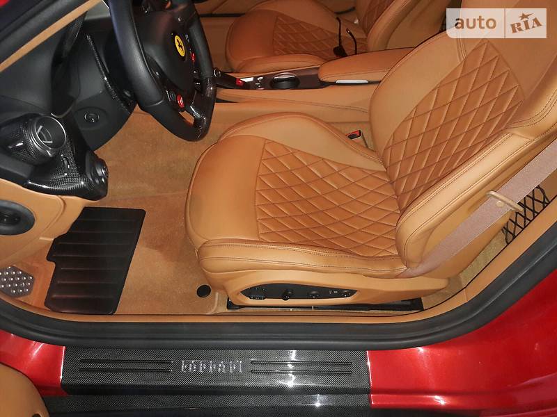 Купе Ferrari F12 2013 в Києві