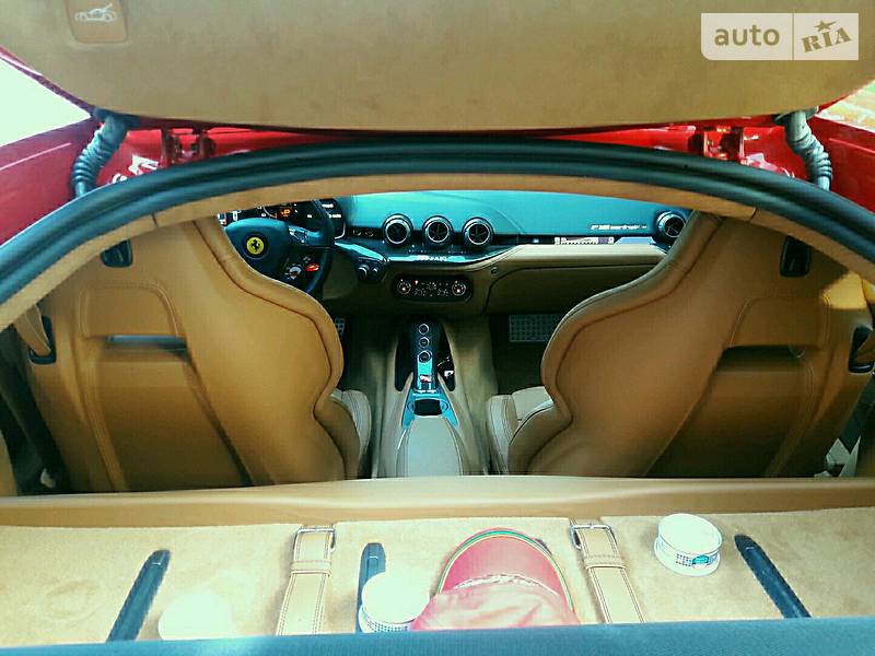 Купе Ferrari F12 2013 в Києві