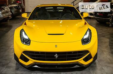 Купе Ferrari F12 2013 в 