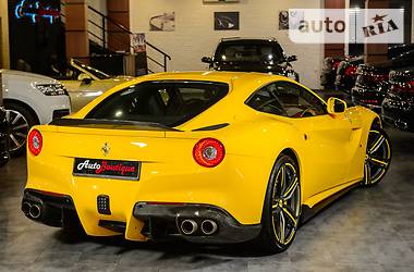 Купе Ferrari F12 2013 в 