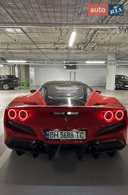 Купе Ferrari F8 2020 в Киеве