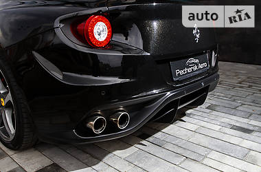 Купе Ferrari FF 2013 в Киеве