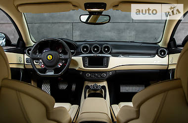 Купе Ferrari FF 2013 в Киеве