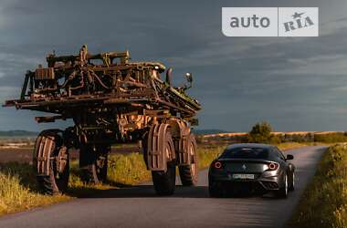 Хетчбек Ferrari FF 2013 в 
