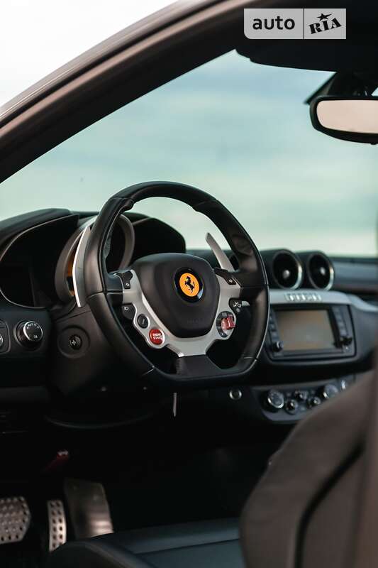Хэтчбек Ferrari FF 2013 в Львове