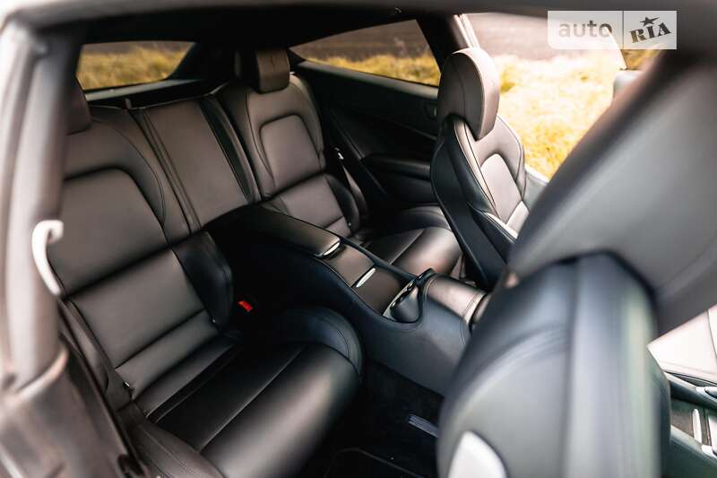 Хэтчбек Ferrari FF 2013 в Львове