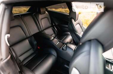 Хетчбек Ferrari FF 2013 в 