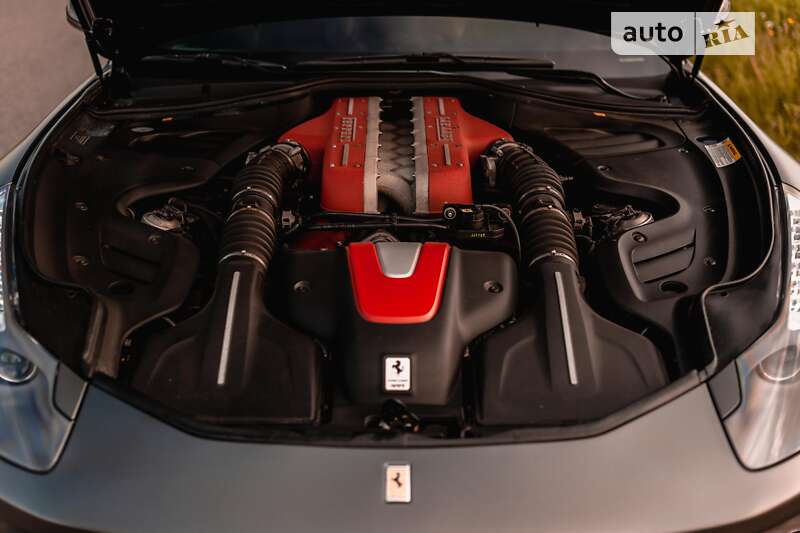 Хэтчбек Ferrari FF 2013 в Львове