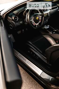 Хетчбек Ferrari FF 2013 в 