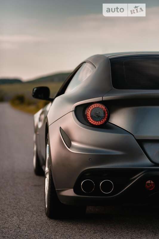 Хэтчбек Ferrari FF 2013 в Львове