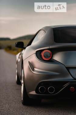 Хетчбек Ferrari FF 2013 в 
