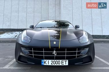 Купе Ferrari FF 2013 в Киеве