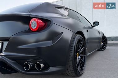 Купе Ferrari FF 2013 в Киеве