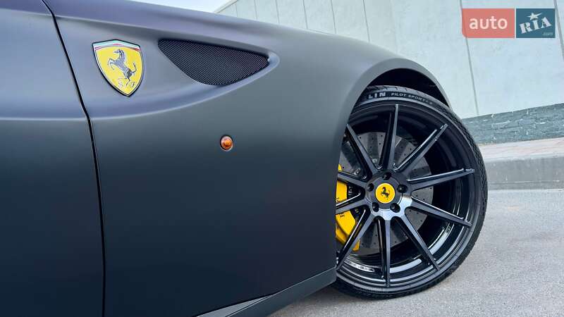 Купе Ferrari FF 2013 в Киеве