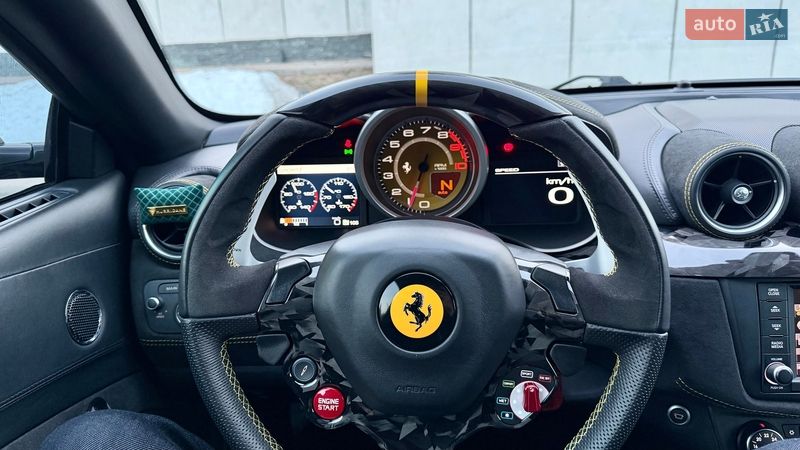 Купе Ferrari FF 2013 в Киеве