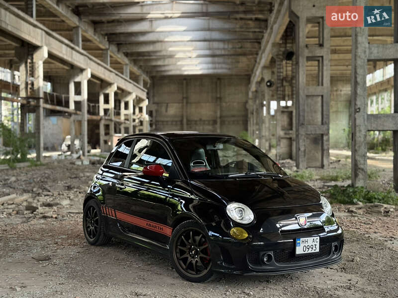 Хэтчбек Fiat-Abarth 500 2012 в 