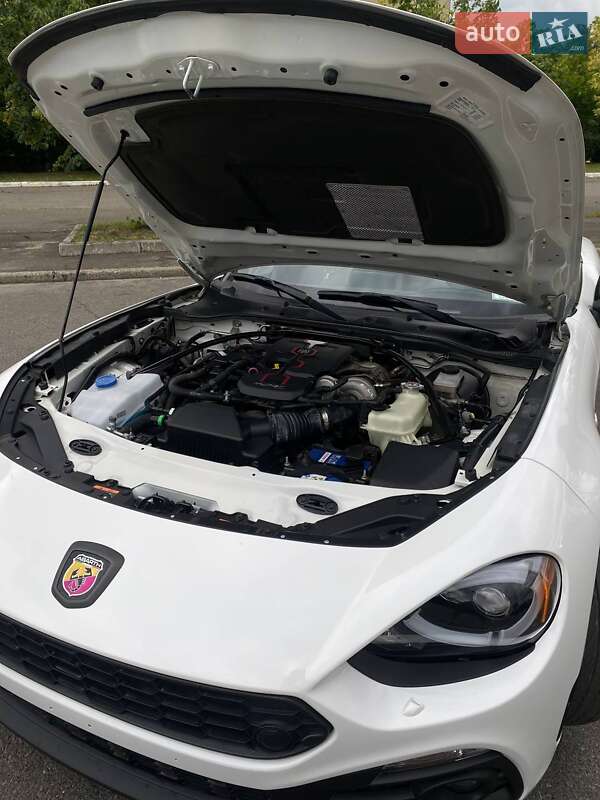 Кабриолет Fiat 124 2017 в Киеве фото 6 Кабриолет Fiat 124 2017 в Киеве