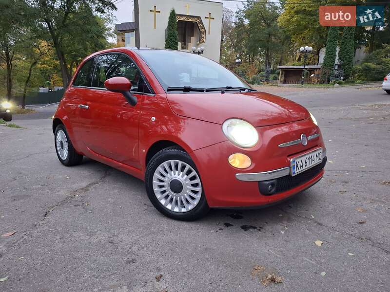 Хэтчбек Fiat 500 2010 в 