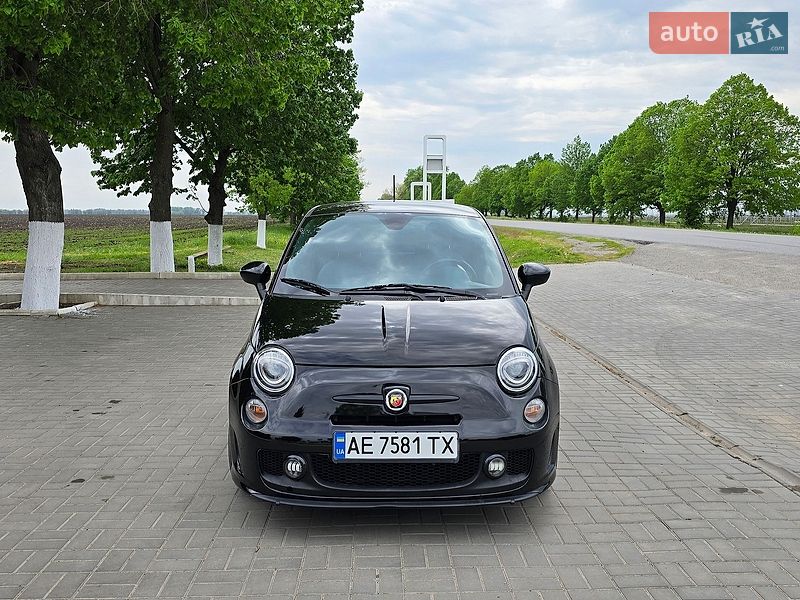 Хэтчбек Fiat 500 2015 в Магдалиновке