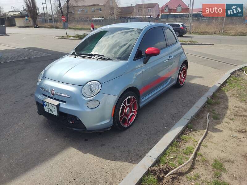 Хетчбек Fiat 500e 2015 в Дніпрі