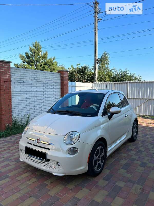 Хэтчбек Fiat 500e 2013 в Киеве